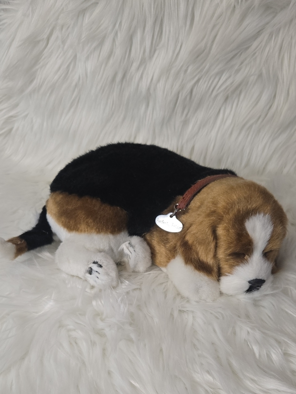 Perfect Petzzz Beagle Breathing Realistic Sleeping Pet Puppy Dog